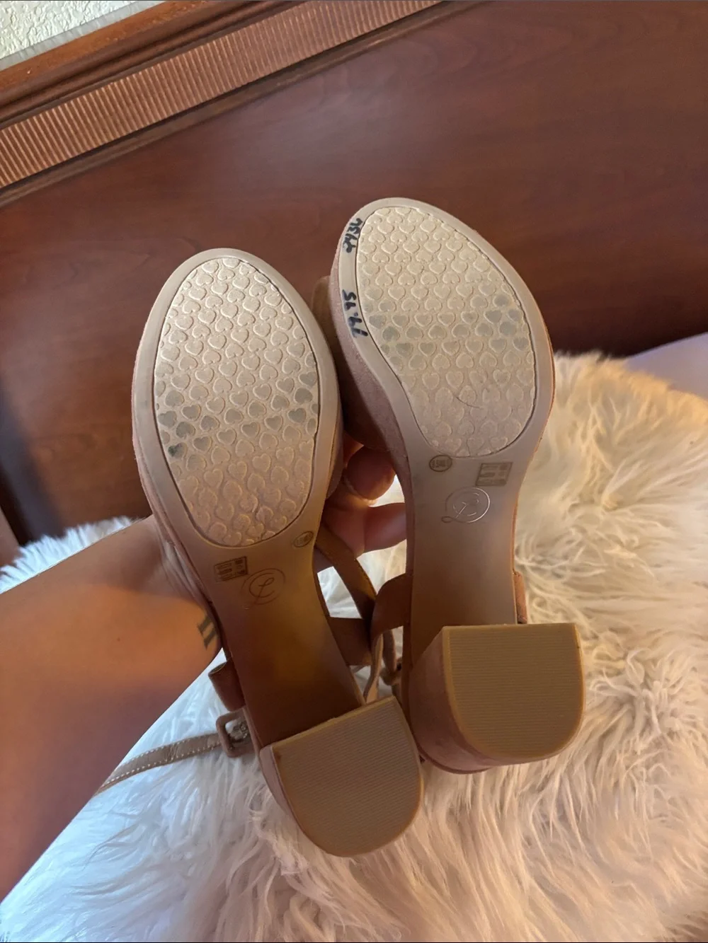 Chinese Laundry Suede Platform Sandals in Tan Size 9.5